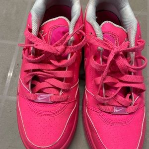 Nike shoes, hardly worn